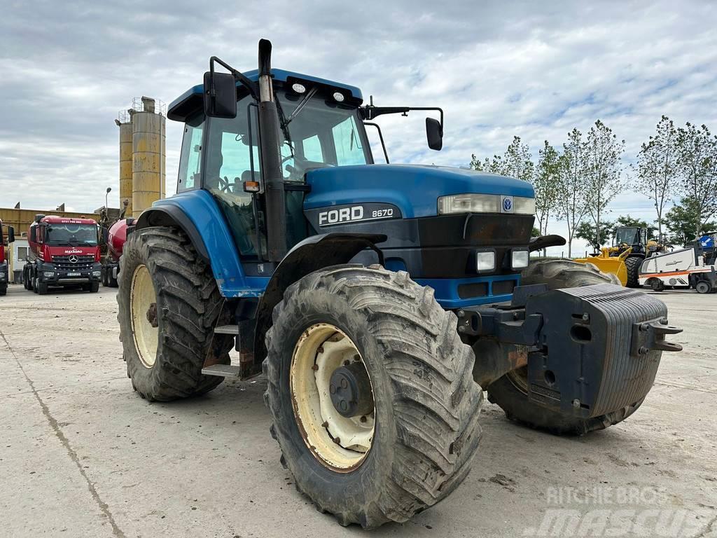 Ford New Holland 8670 Tracteur