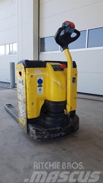 Hyster P 2.0L Transpalette accompagnant