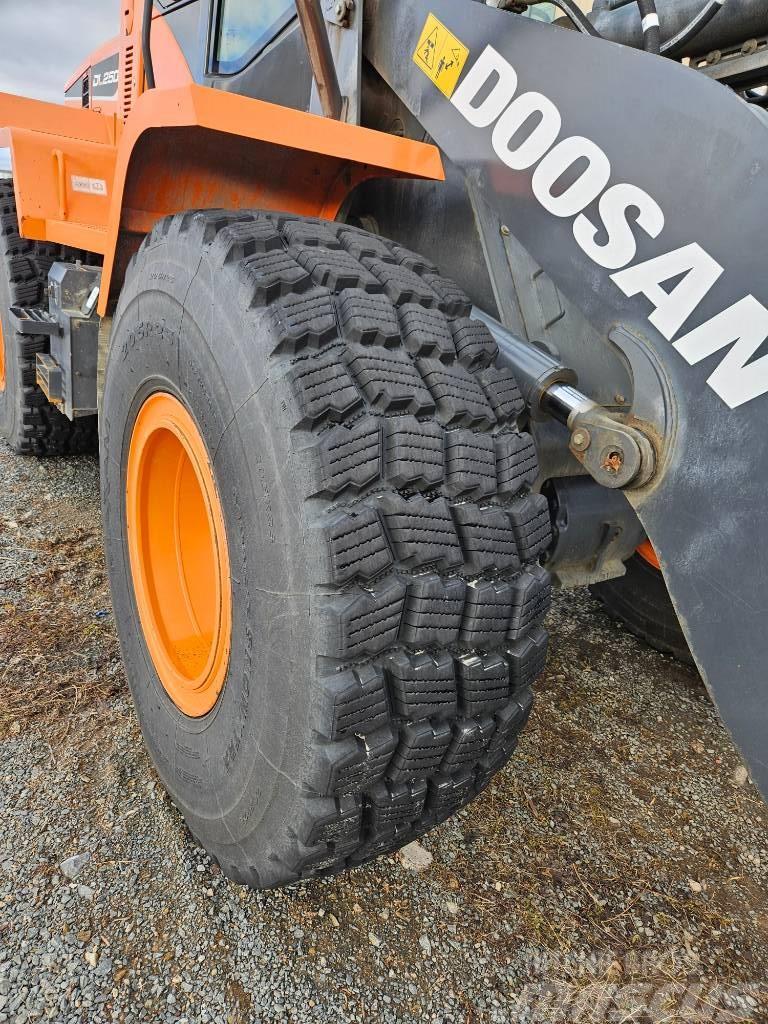 Doosan DL 250 - 5 Chargeuse sur pneus