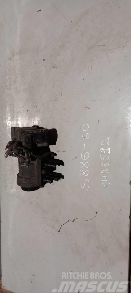 Scania R144.530 brake main valve 1428512 Freins