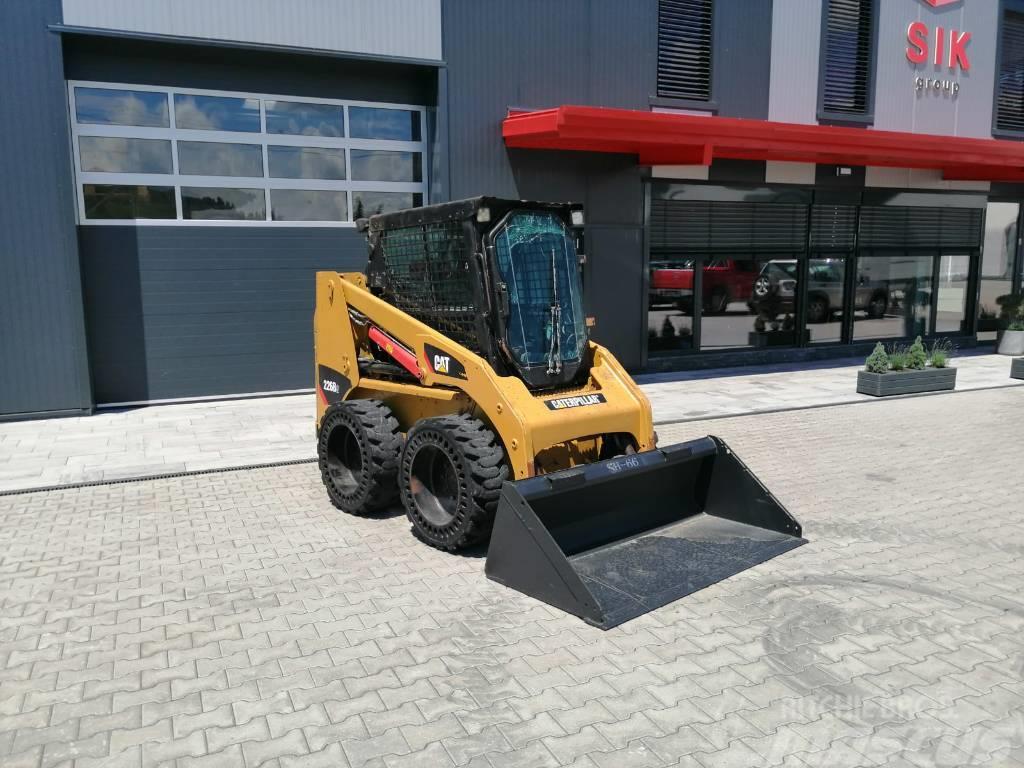 CAT 226 B 3 Chargeuse compacte