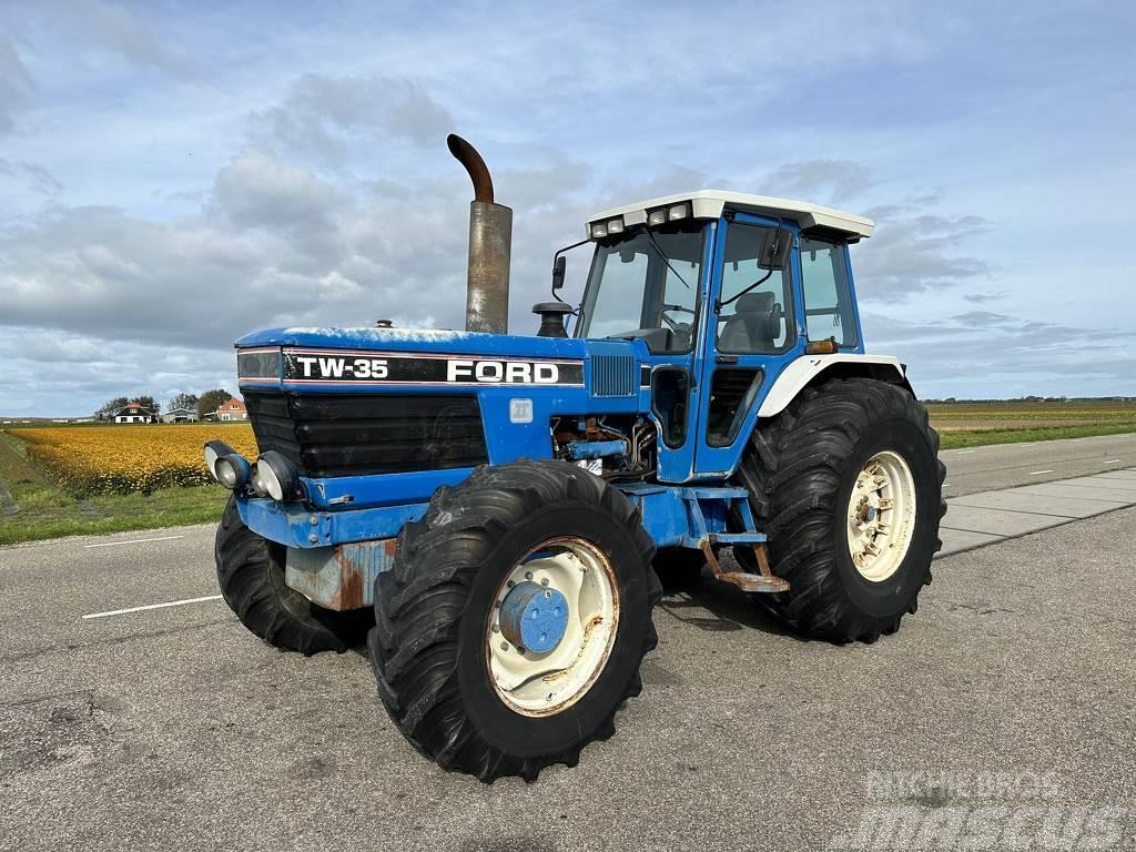 Ford TW-35 Tracteur