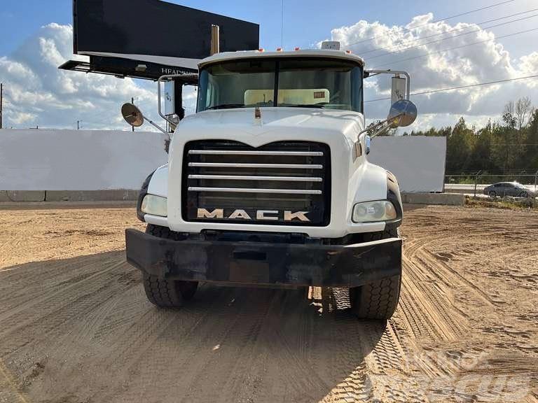 Mack GU 800 Autre camion