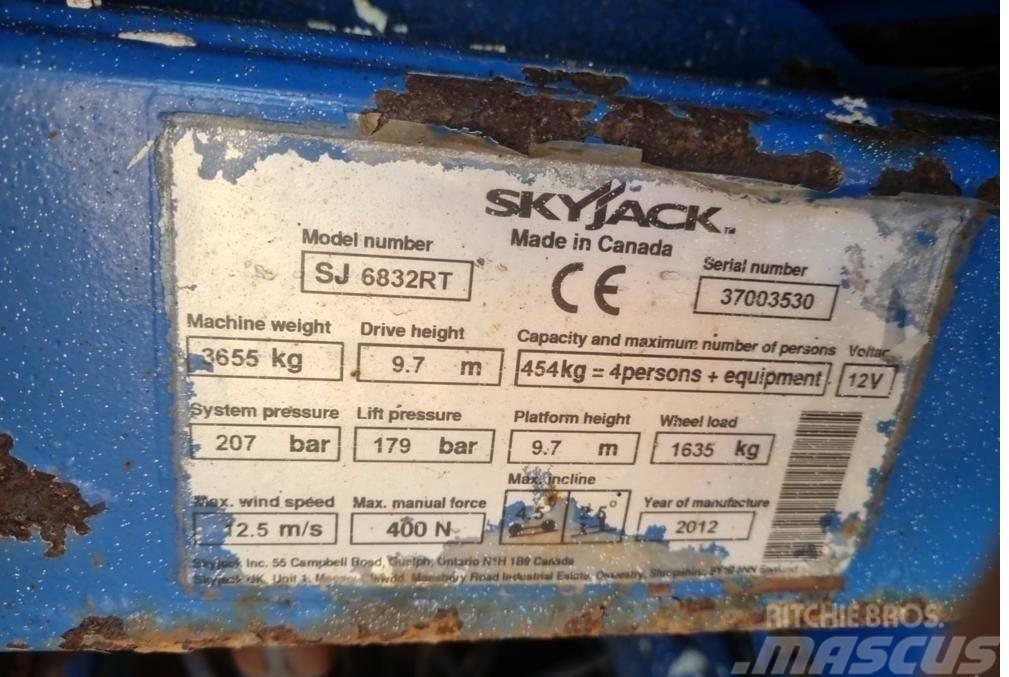 SkyJack SJ 6832 RT Nacelle ciseaux
