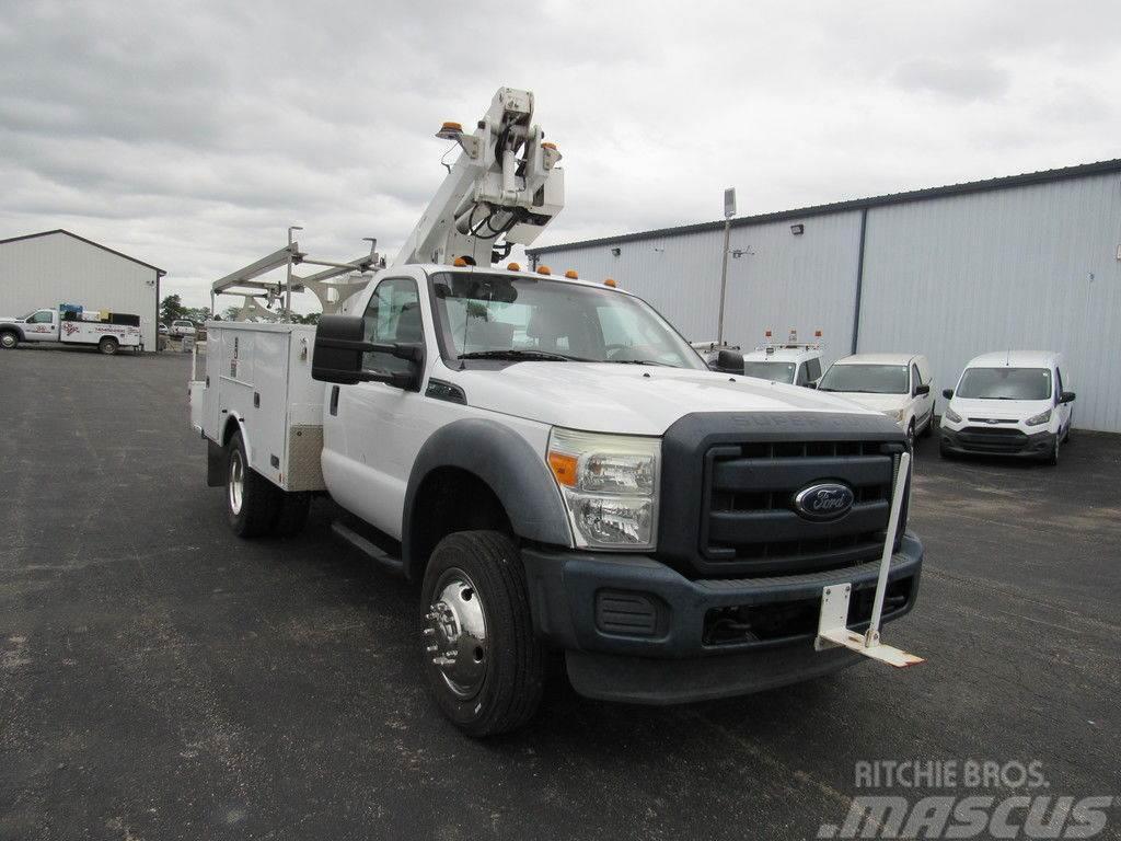 Ford Super Duty F-450 DRW Camion nacelle