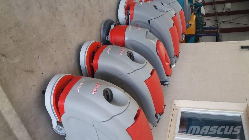  Autolaveuse Comac Balayeuse / Autolaveuse