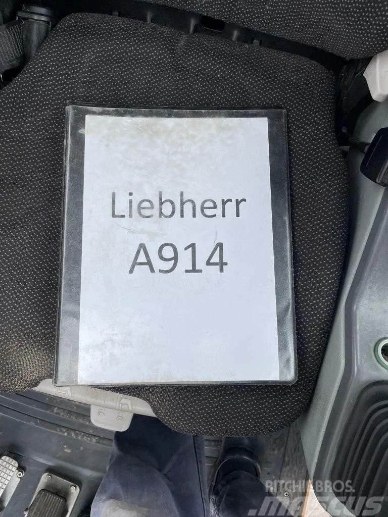 Liebherr 914 Engcon Pelle sur pneus
