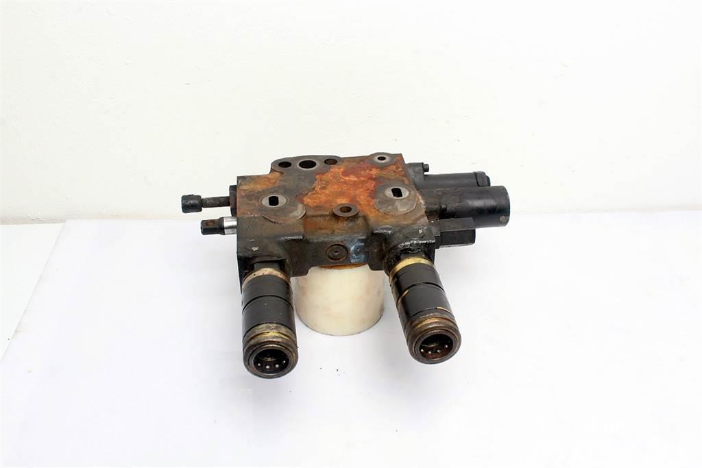 Case IH MX100C Remote control valve Hydraulique