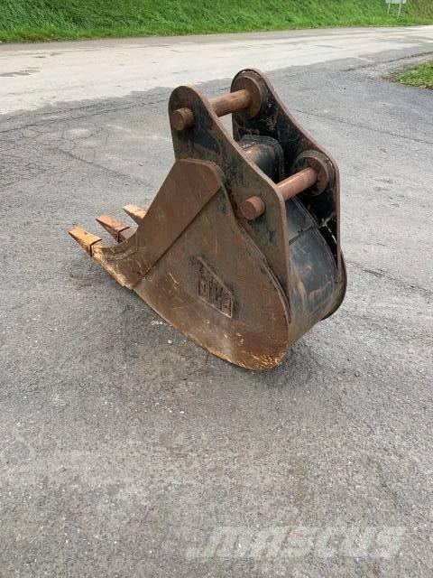 JCB GODET DE TERRASSEMENT Autres équipements de chargement et de levage