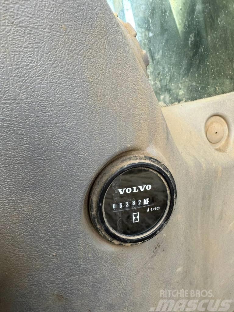 Volvo EC 140 D Pelle sur chenilles