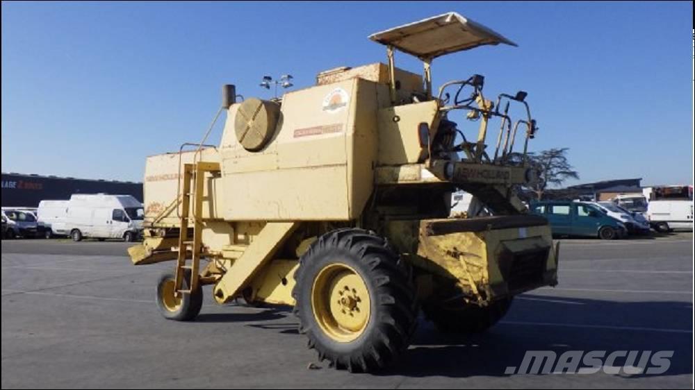 New Holland 1530 Moissonneuse batteuse
