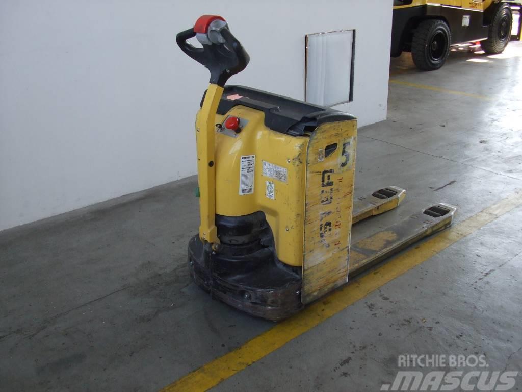 Hyster P2.0L Transpalette accompagnant