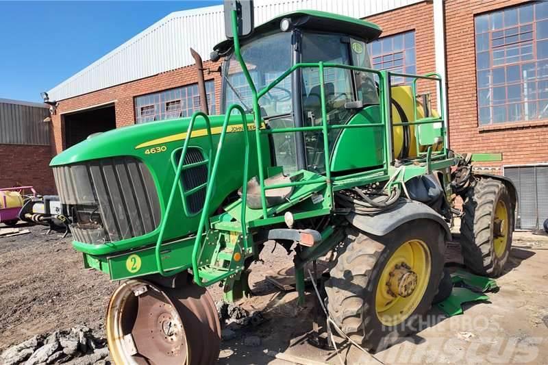 John Deere JD 4630 Spray Tractor Now stripping for spares. Tracteur