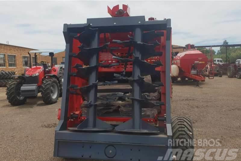  Other New Fimaks 5 ton manure spreaders Other trucks
