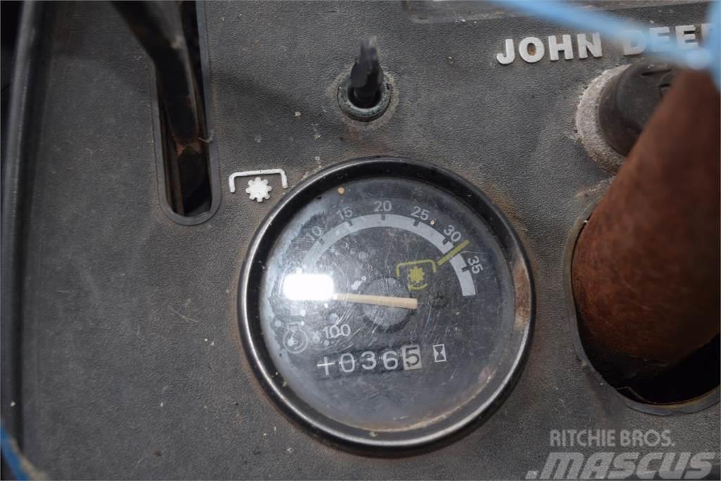 John Deere 755 Tracteur