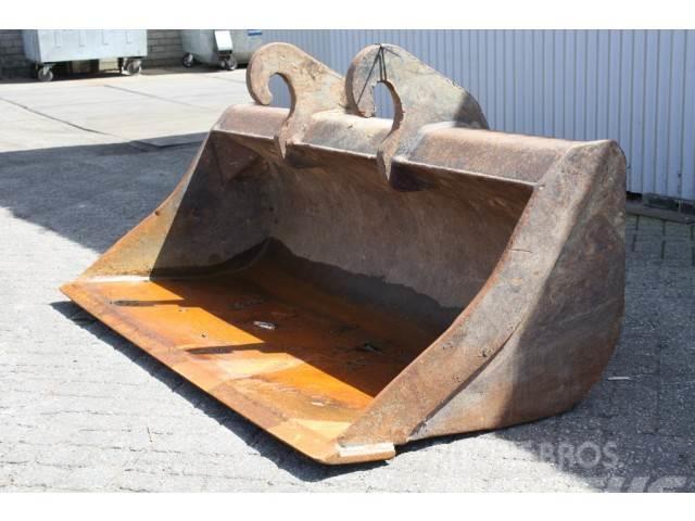  Ditch cleaning bucket NG 3 1800 Godet
