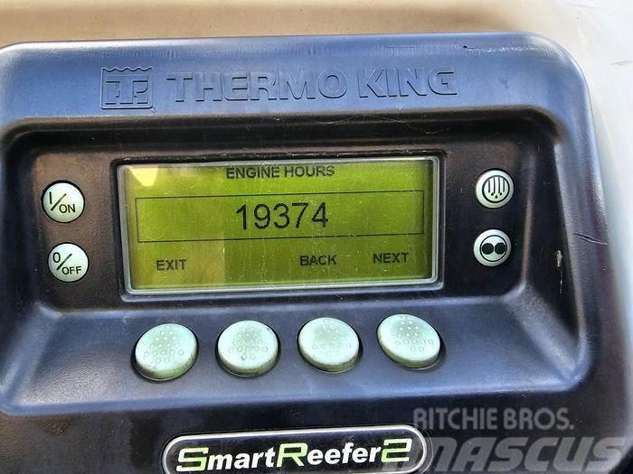 Krone SDR 27 EL4-FB, 3 AXLE FRIDGE TRAILER WITH MEAT RAI Semi remorque frigorifique