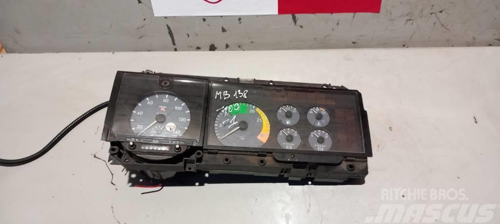 Mercedes-Benz Actros MP1 dashboard 0005424256 Cabines