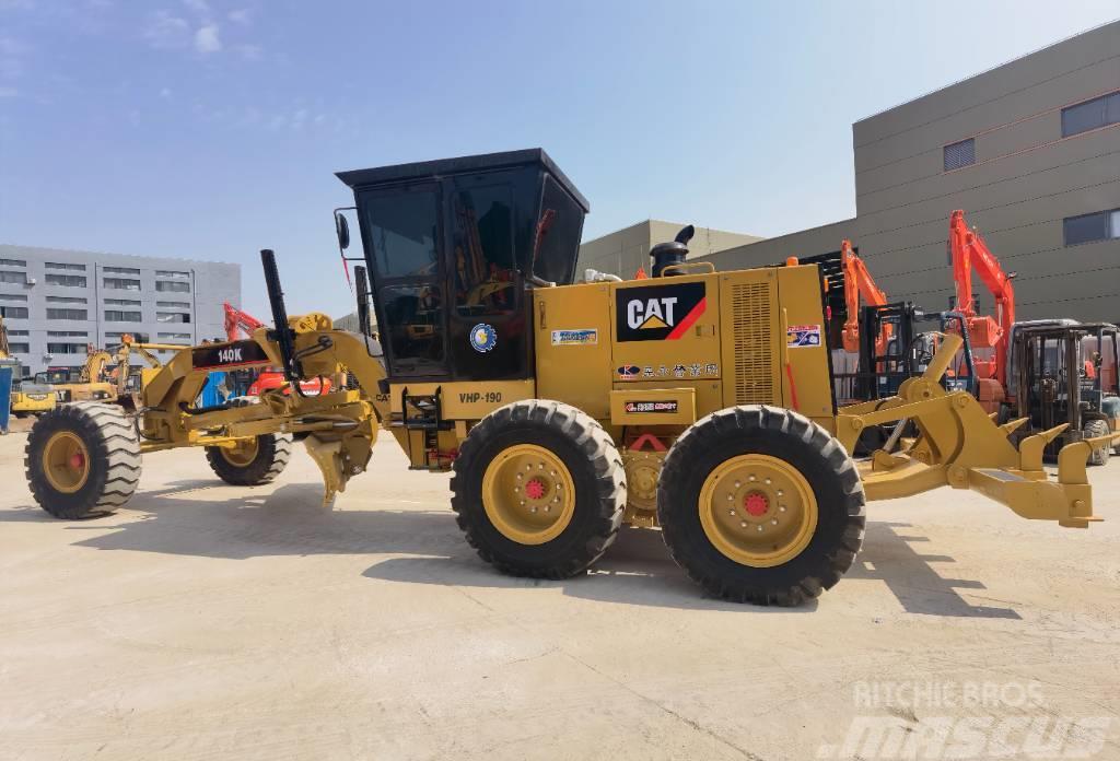 CAT 140H Tractopelle