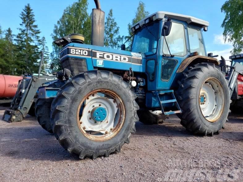 Ford 8210 MK II Tracteur