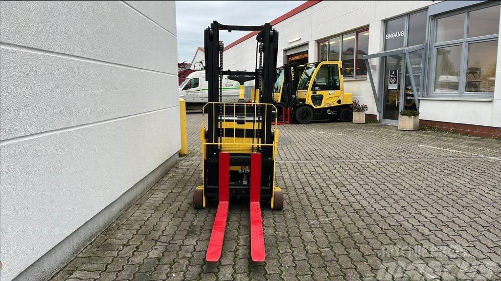 Hyster S 1.0 C Gerbeur accompagnant