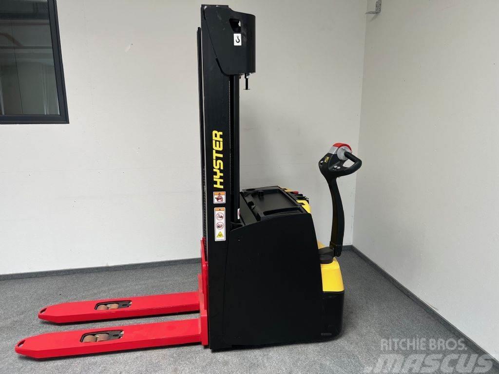 Hyster S 1.6 IL Gerbeur accompagnant