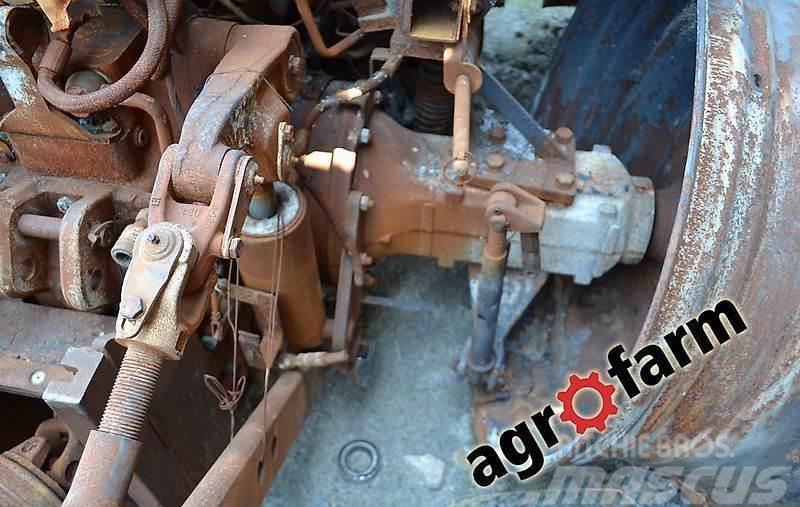 New Holland spare parts części używane silnik most skrzynia zw Autres équipements pour tracteur