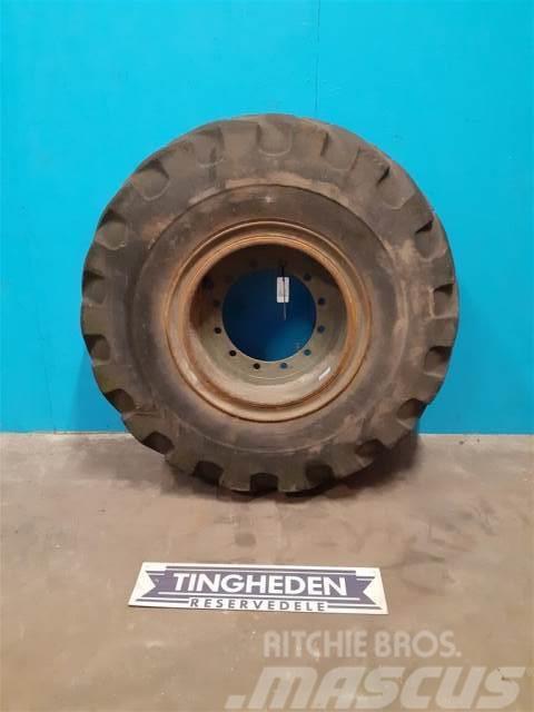  25 20.5-25 Tyres, wheels and rims