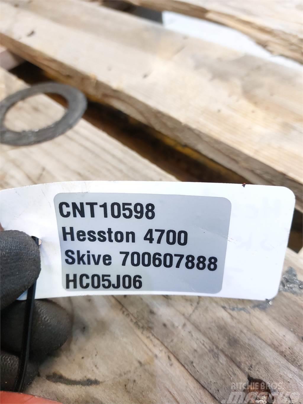 Hesston 4700 Autres matériels agricoles