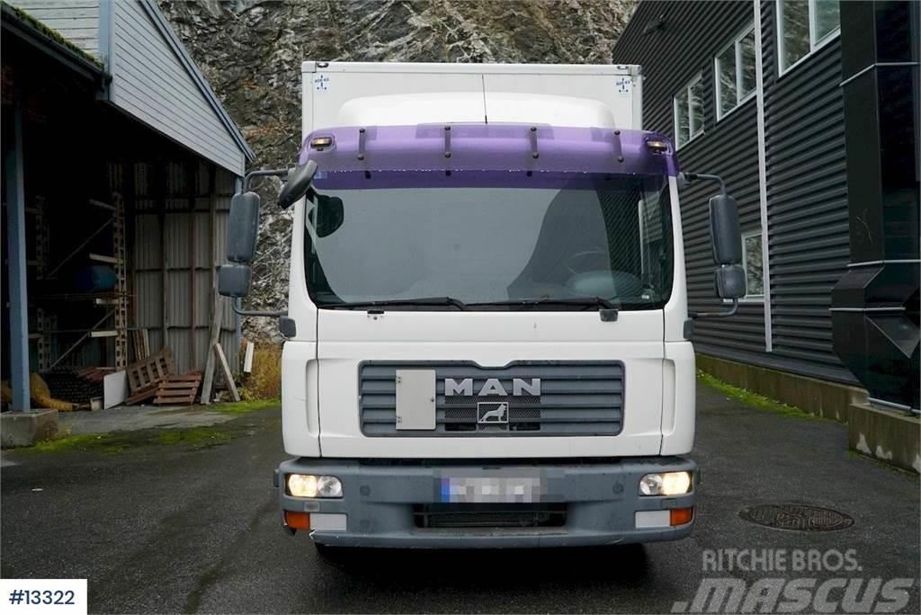 MAN TGL 8.210 Box truck w/ Zepro Lift Camion Fourgon
