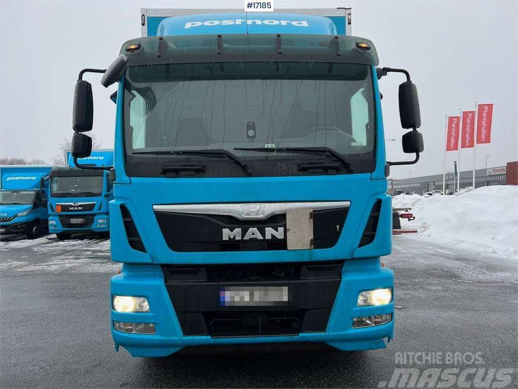 MAN TGM 15.250 bOX TRUCK w/ Lift and full side opening Camion Fourgon