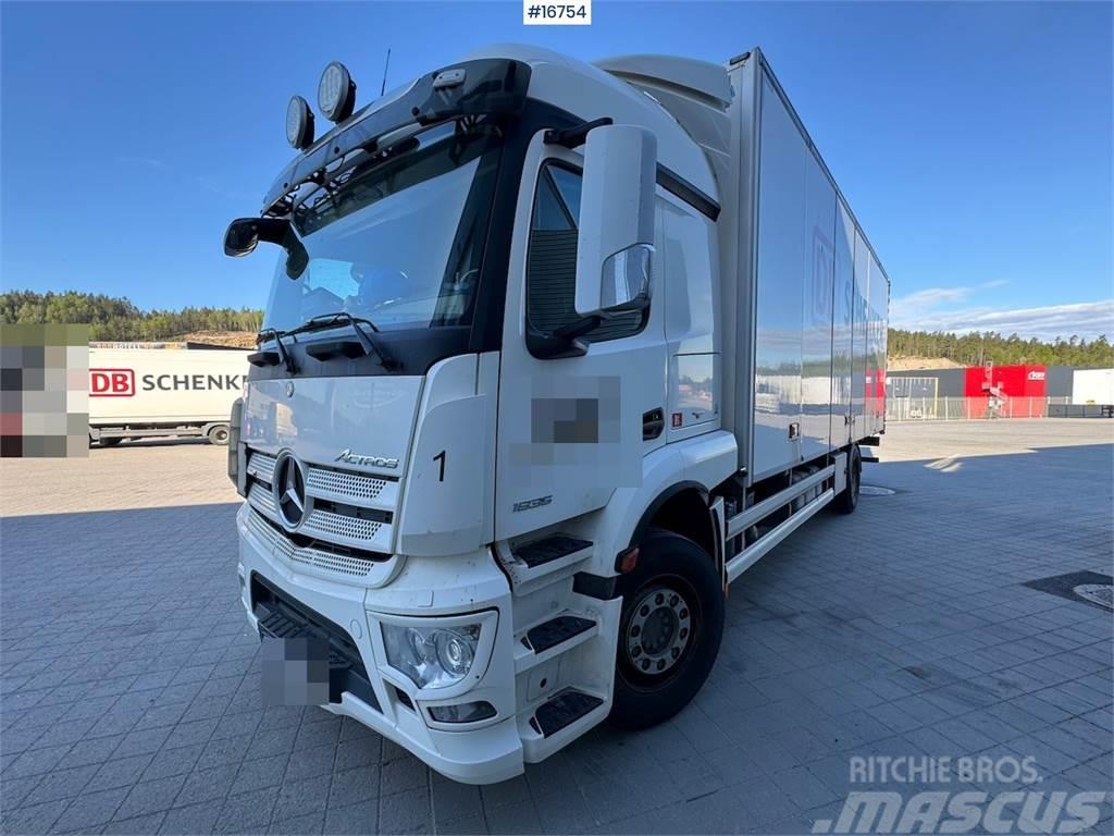 Mercedes-Benz Actros 1835 4x2 box truck w/ full side opening and Camion Fourgon