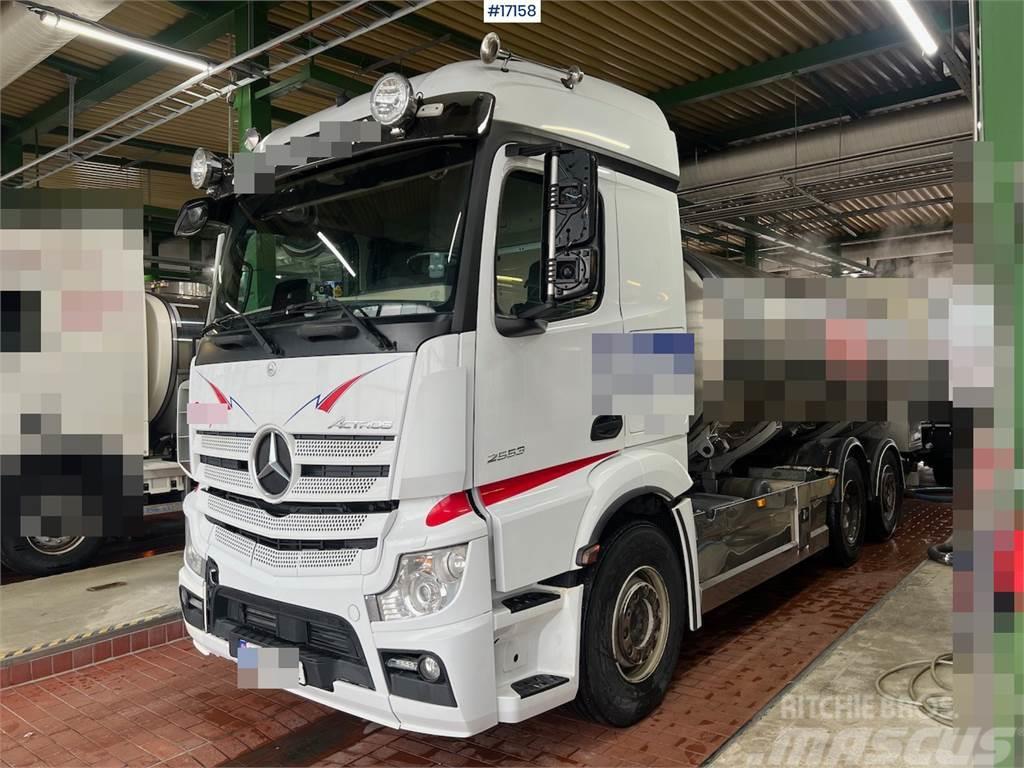 Mercedes-Benz Actros 2553 6x2 Chassis. WATCH VIDEO Châssis cabine