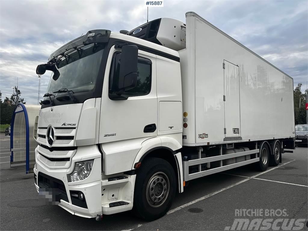 Mercedes-Benz Actros 6x2 Box Truck w/ fridge/freezer unit. Camion Fourgon