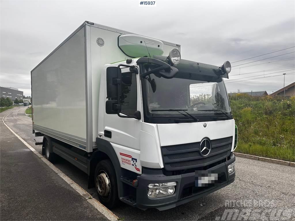 Mercedes-Benz Atego Truck w/ rear lift. Camion Fourgon