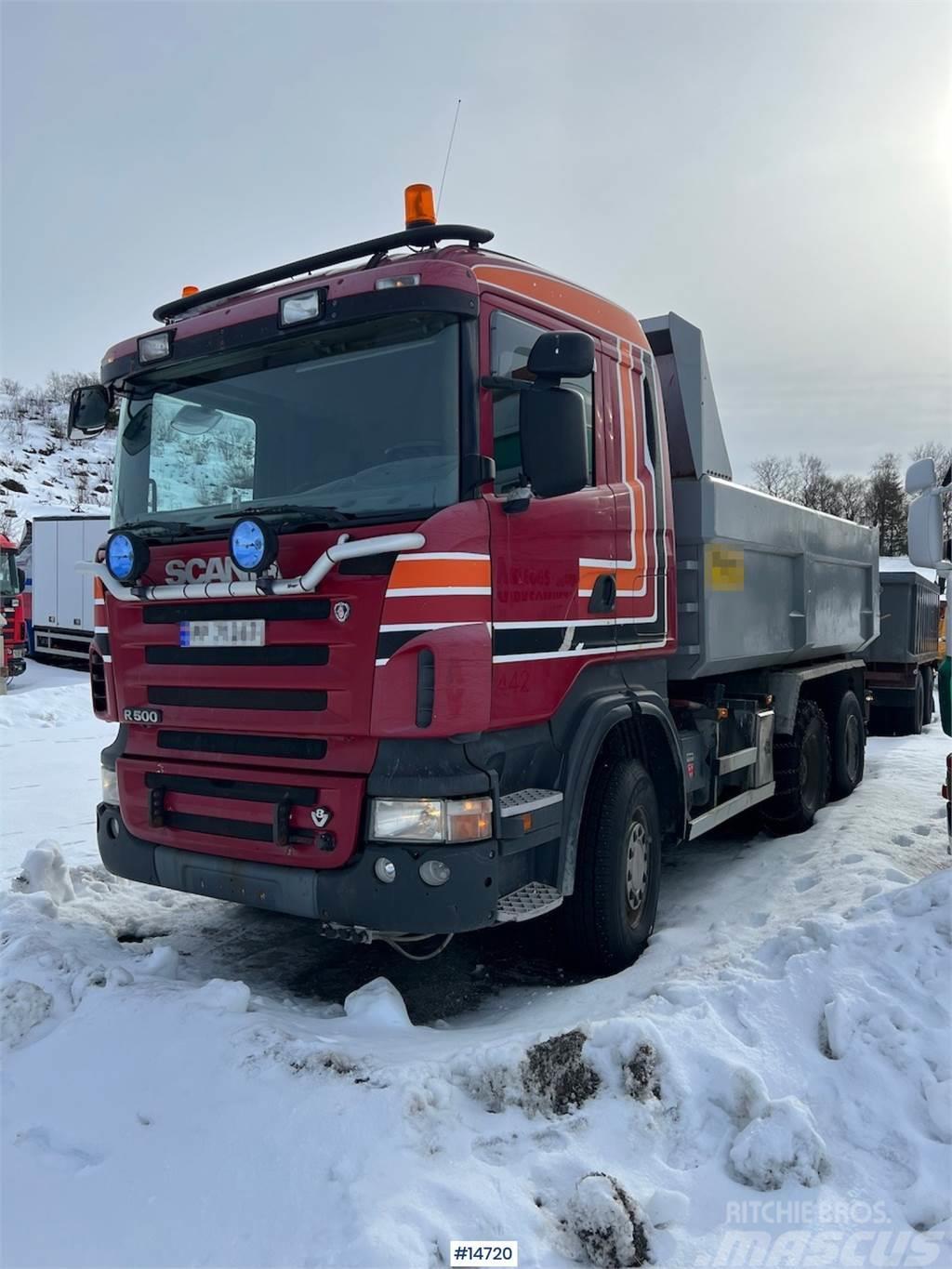 Scania R500 6x4 plow-rigged tipper. Camion benne