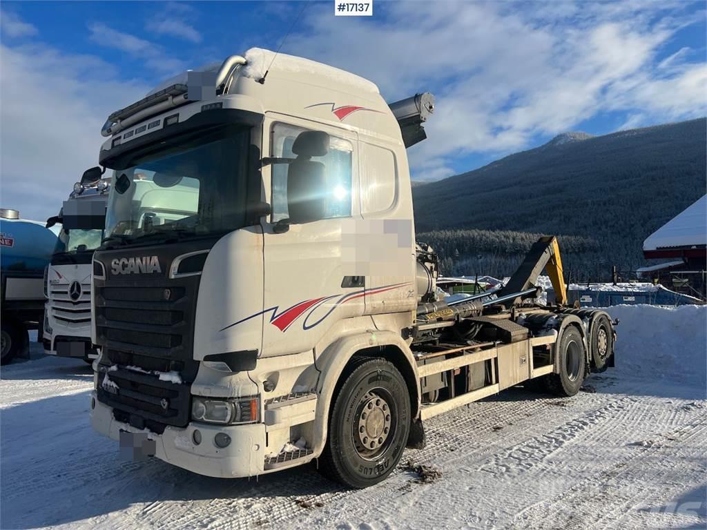 Scania R580 hook truck w/ 20T Palfinger hook and High-cov Camion ampliroll