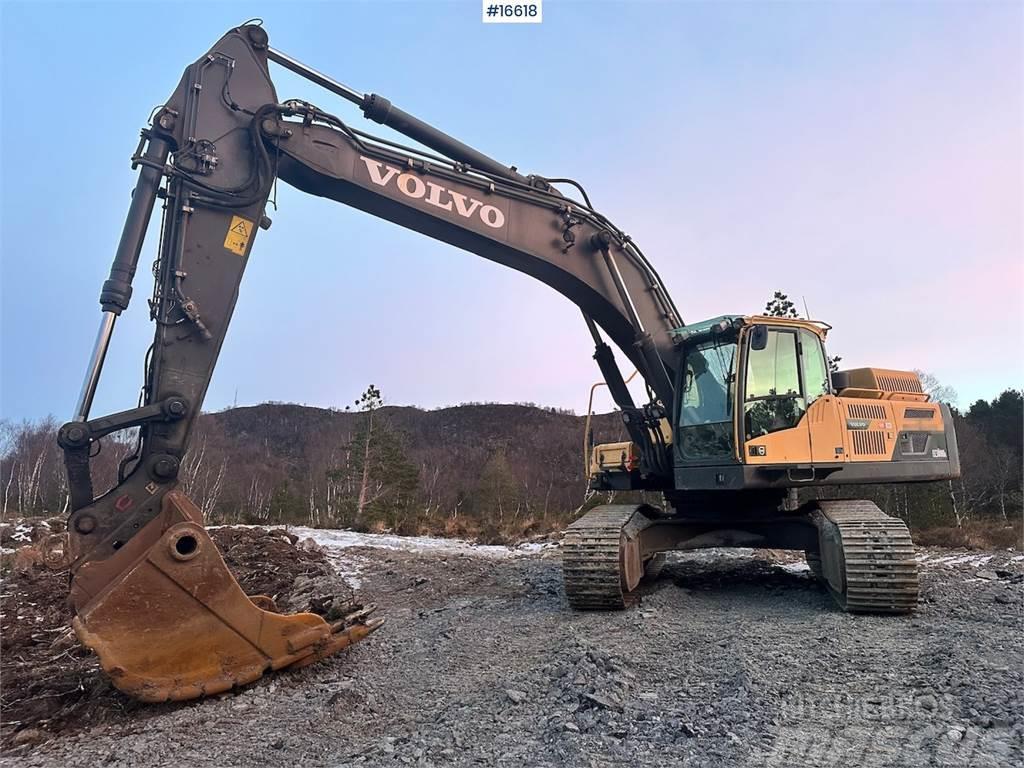 Volvo EC380 Tracked digger w/ Digger bucket and HK attac Pelle sur chenilles