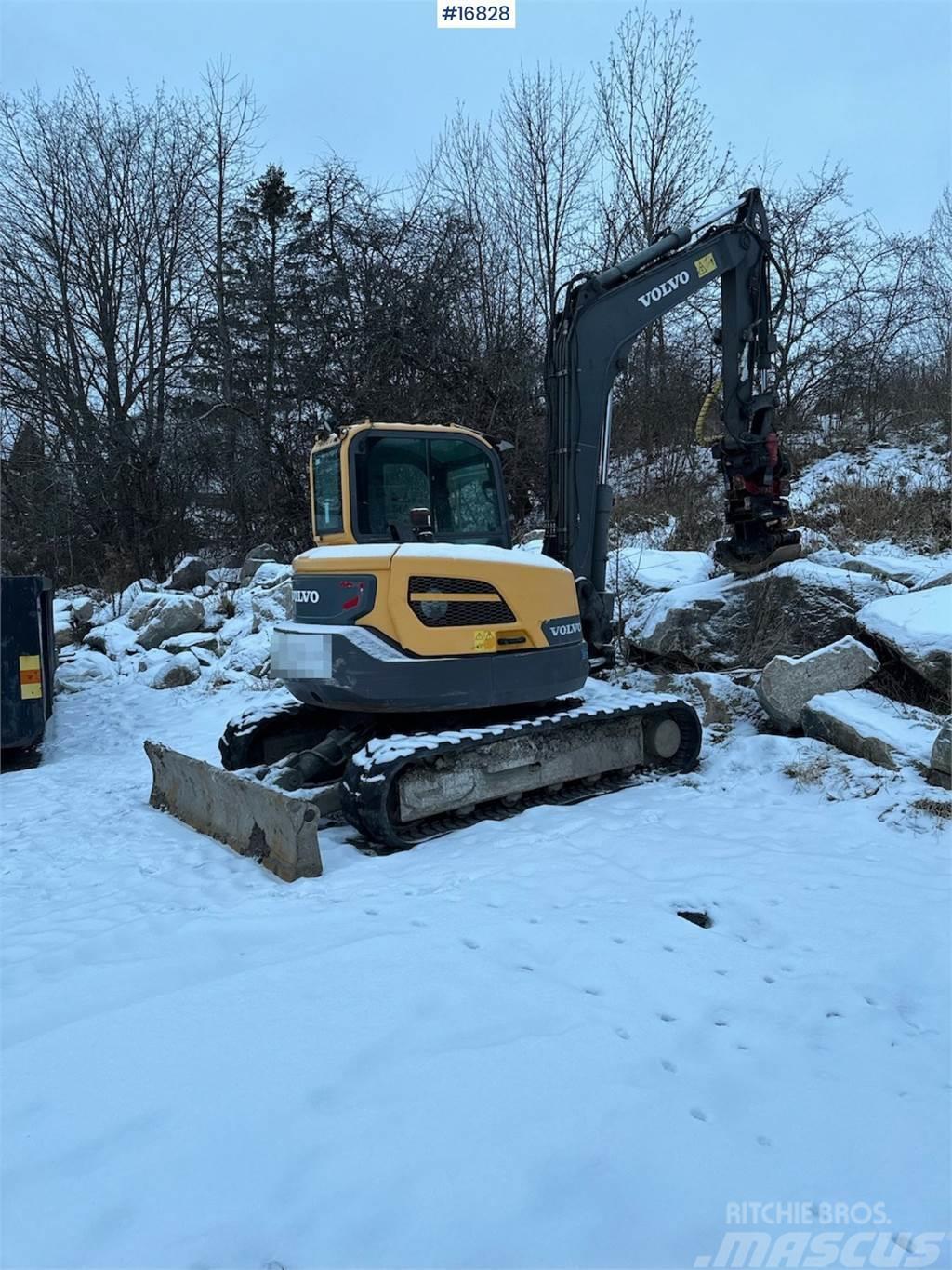 Volvo ECR88D Tracked excavator w/ bucket and tilt Pelle sur chenilles