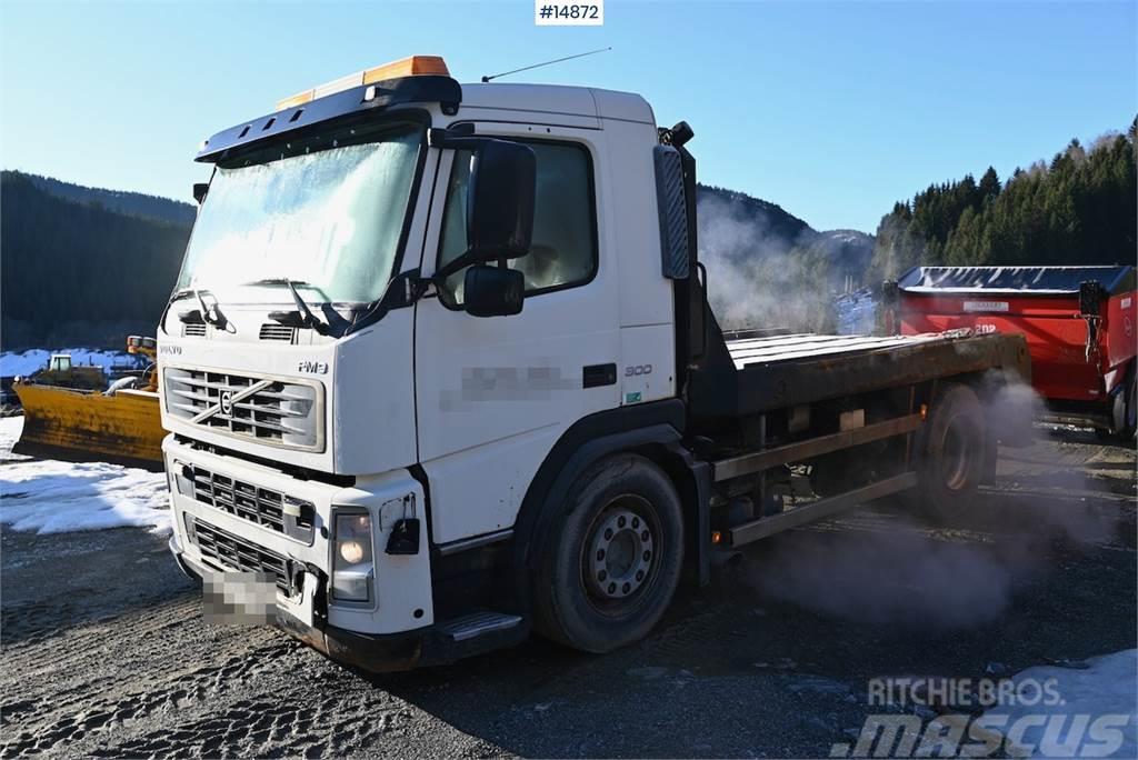 Volvo FM300 4x2 Machine freight/flatbed truck rep. objec Camion plateau