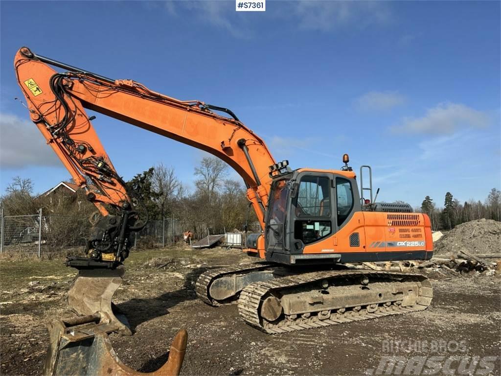 Doosan DX225LC-3 Excavator with rotor and bucket Pelle sur chenilles