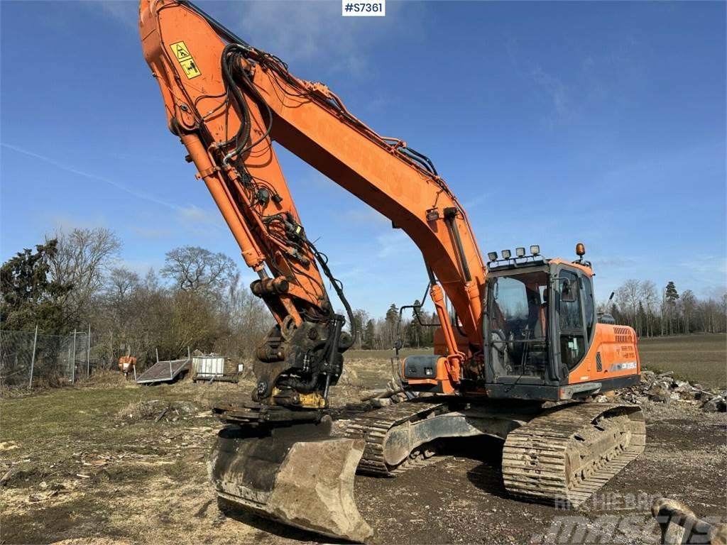 Doosan DX225LC-3 Excavator with rotor and bucket Pelle sur chenilles