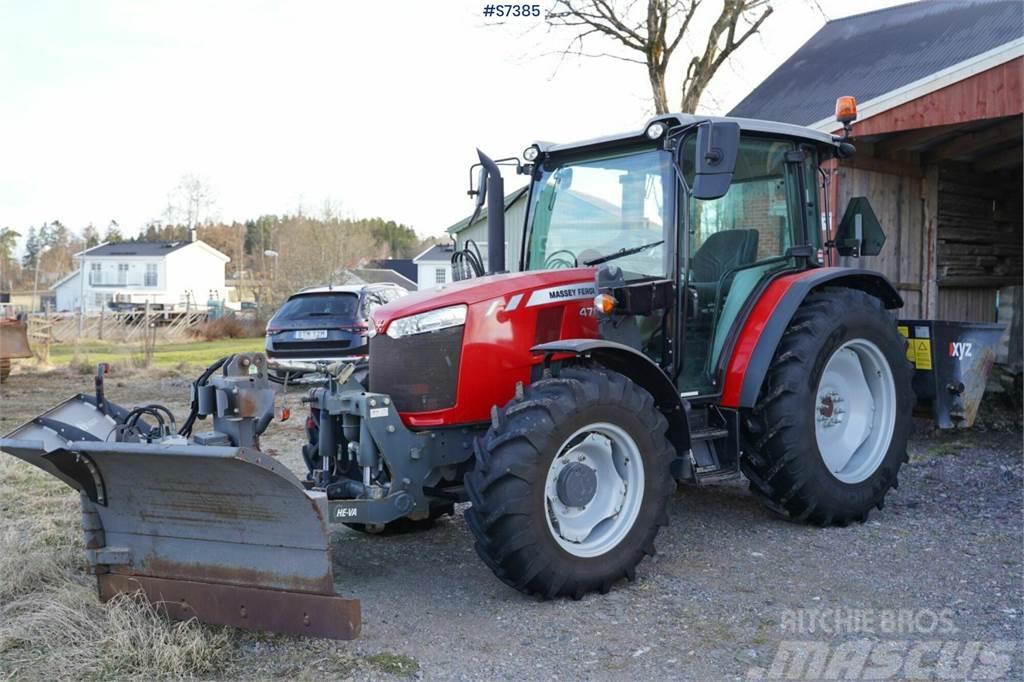 Massey Ferguson MF 4707 with sand spreader and folding plough Tracteur