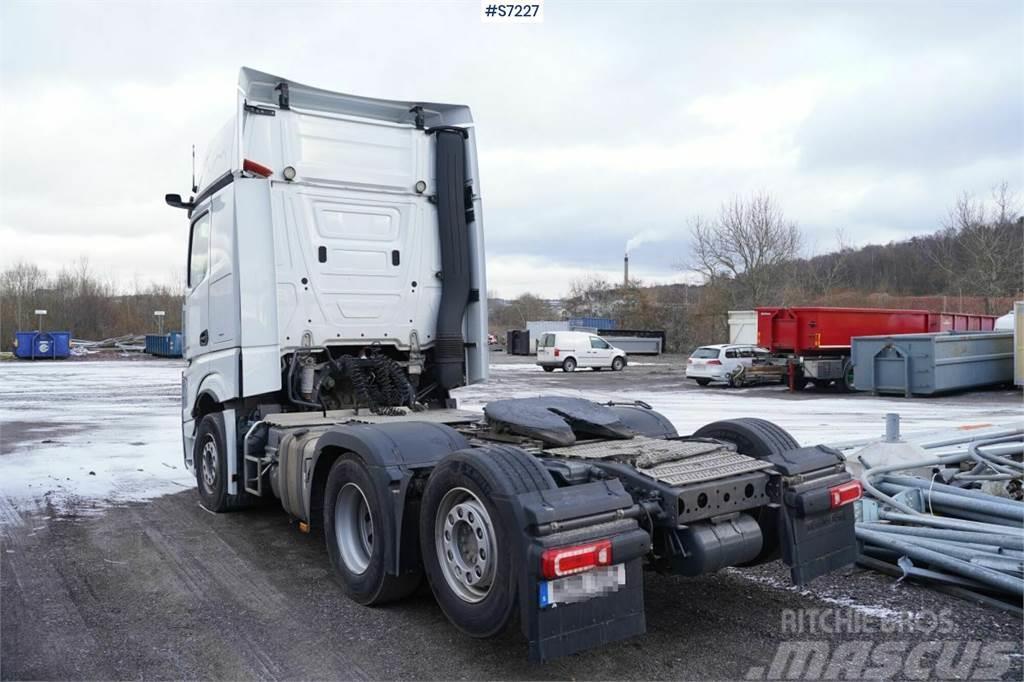 Mercedes-Benz Actros 6x2 Tractor Unit with Mirrorcam Tracteur routier