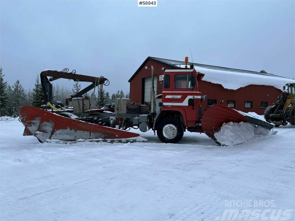 Scania LBS 111 with plow equipment, Tractor registered Châssis cabine