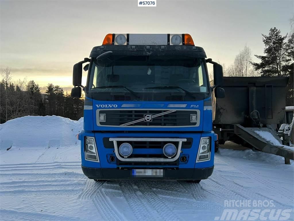 Volvo FM 400 6*2 Crane Truck with tiltable flatbed + Pal Camion plateau ridelle avec grue