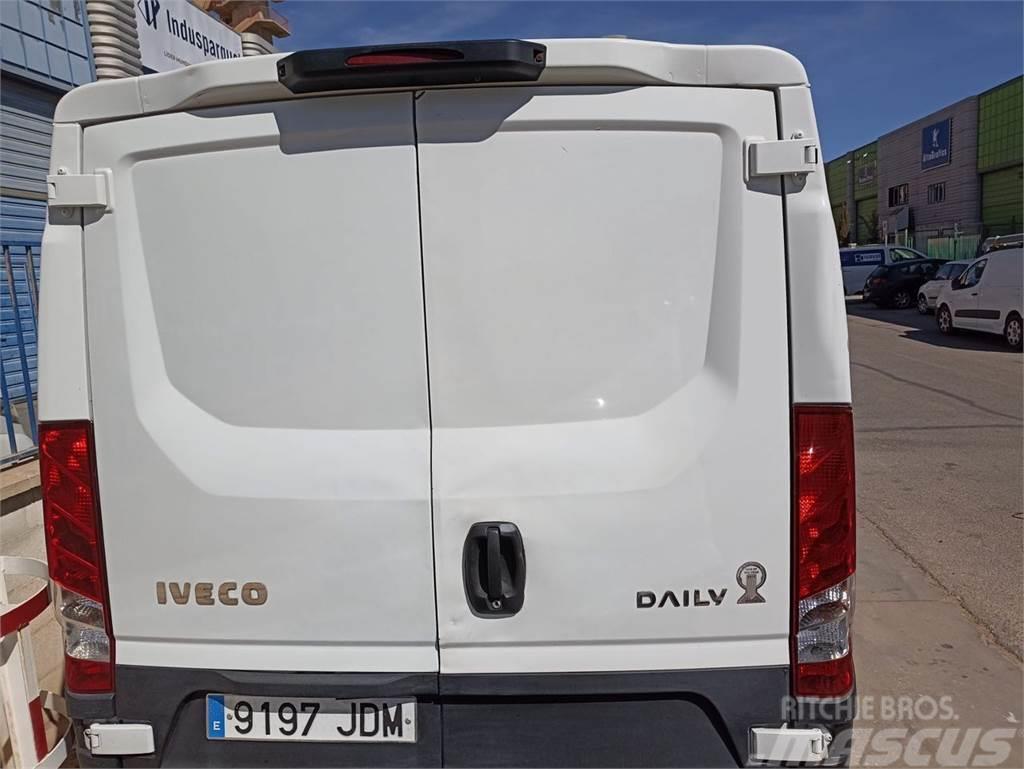 Iveco Daily Furgón 35C13 V 3520 H1 Leaf 9.0 126 Utilitaire