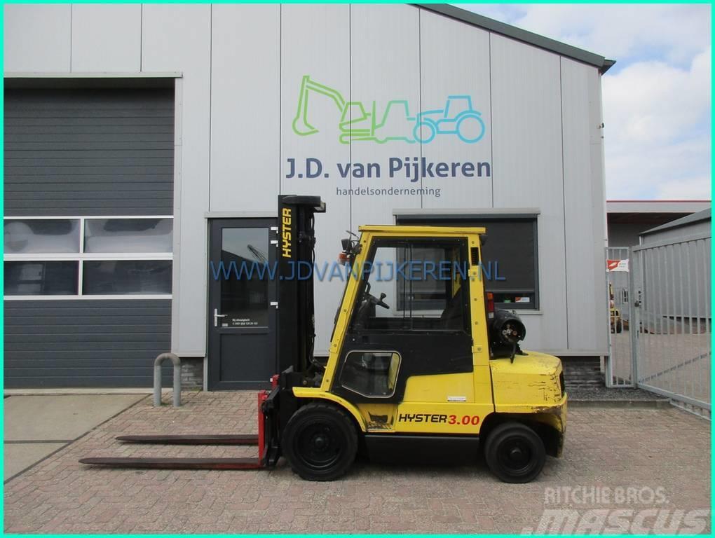 Hyster H3.00XM 3t cabine +sideshift Chariots GPL
