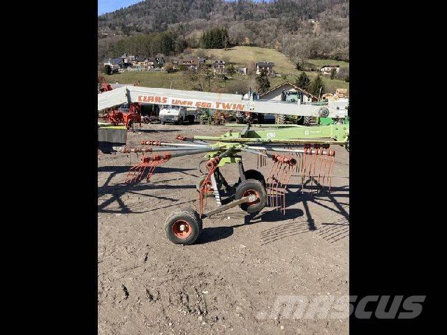 CLAAS LINER 650 TWIN Rakes and tedders