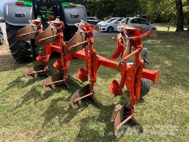 Kuhn MULTIMASTER 121 Charrue non réversible